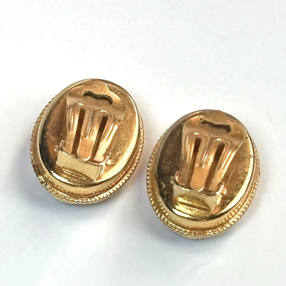 Vintage Italian Glass Micro Mosaic Oval Gold Tone Clip-on Earrings 1950’s Estate